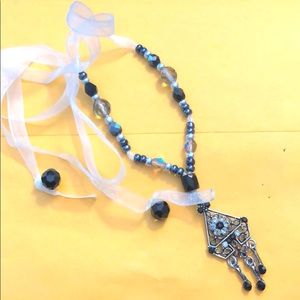 20 in ribboned crystal neckless